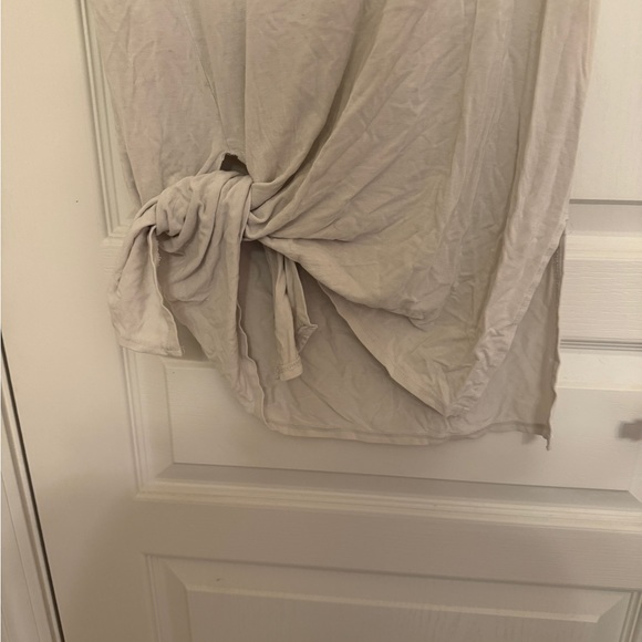 Fabletics tank top bundle - Picture 8 of 8